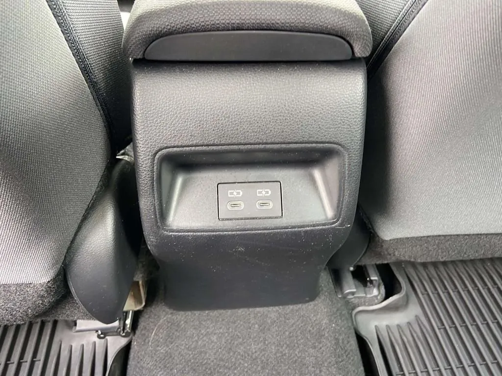 2023 Toyota Corolla LE thumbnail 15