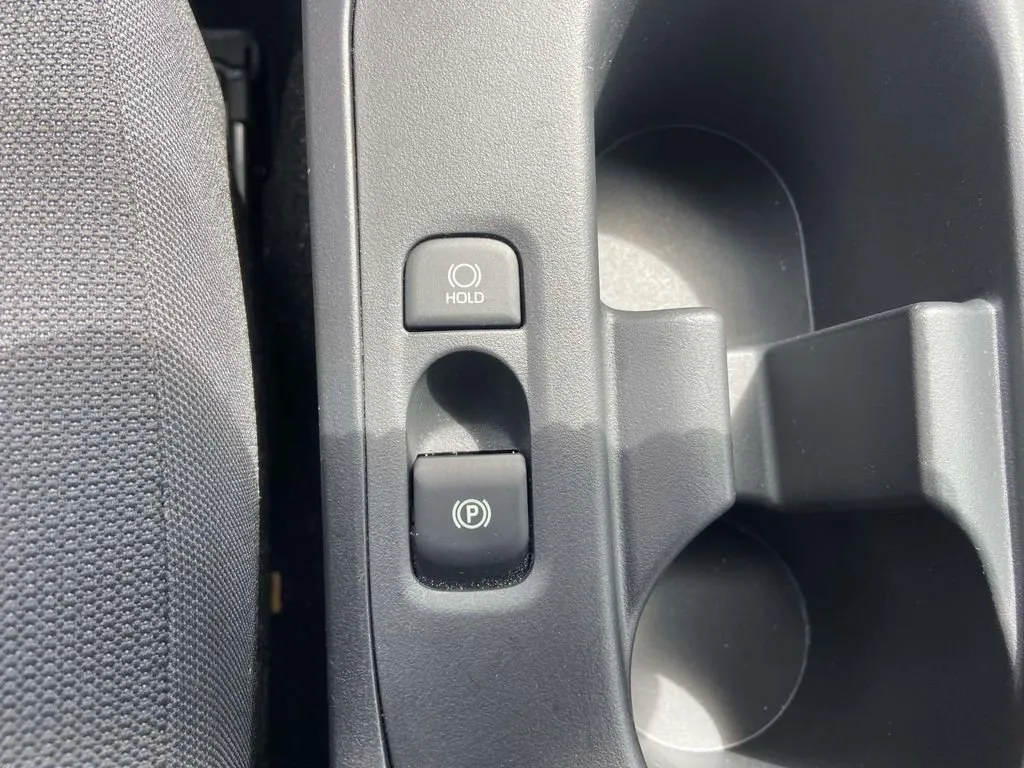 2023 Toyota Corolla LE thumbnail 24
