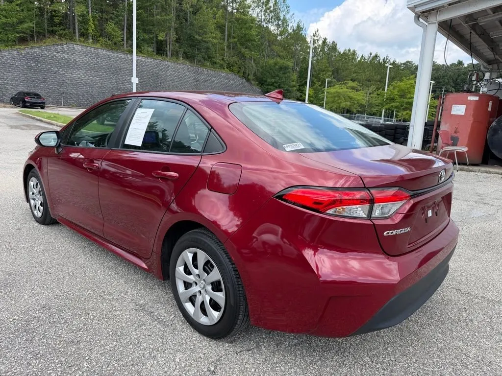 2023 Toyota Corolla LE thumbnail 2