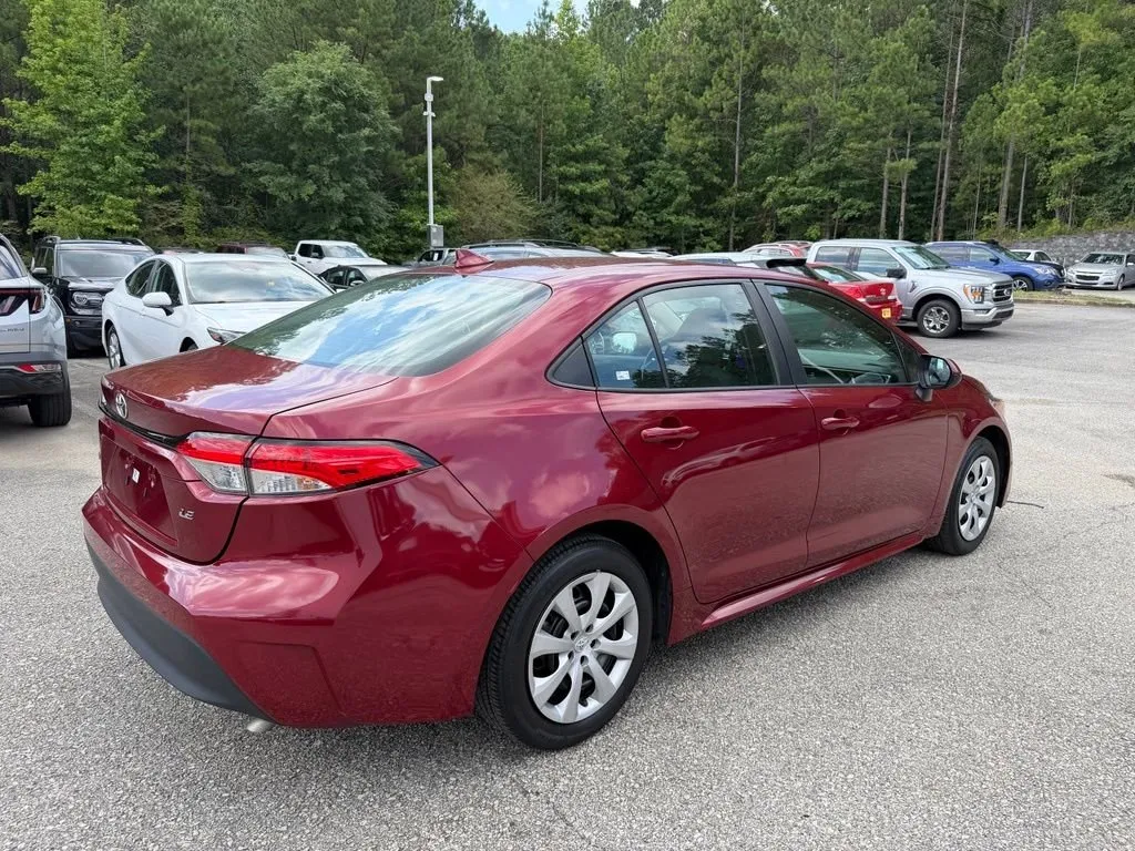 2023 Toyota Corolla LE thumbnail 3
