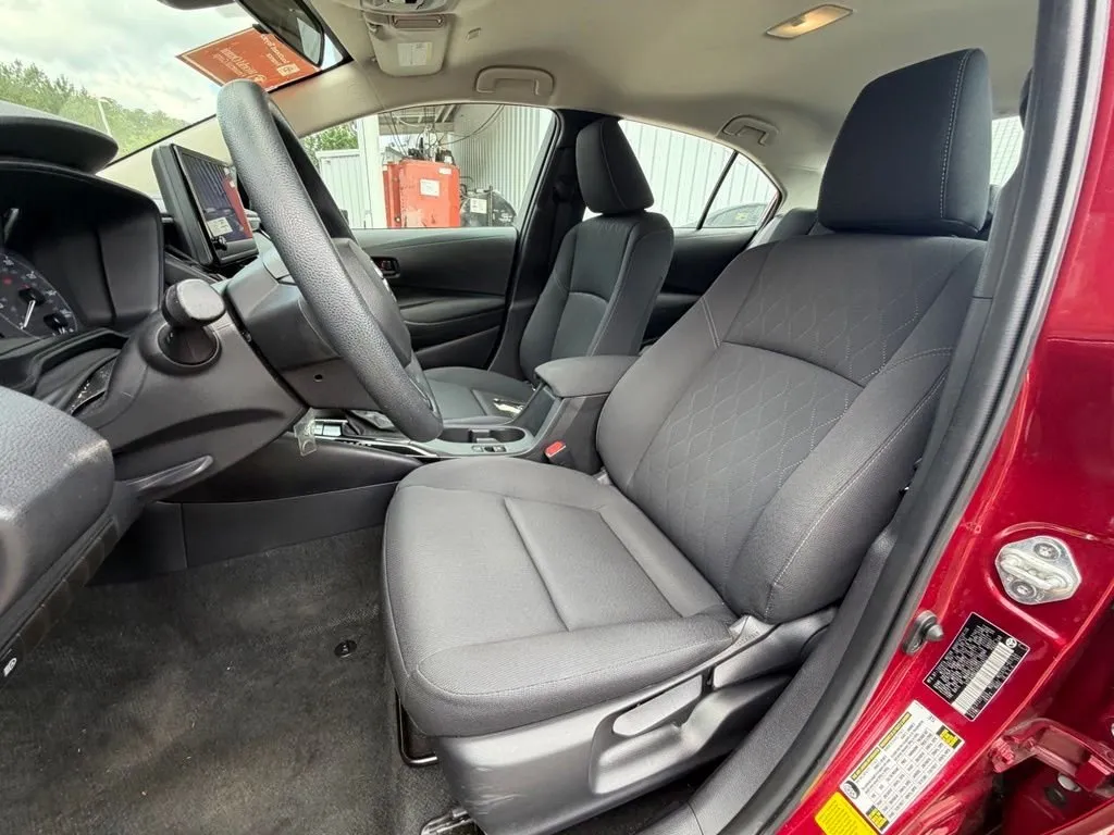 2023 Toyota Corolla LE thumbnail 5