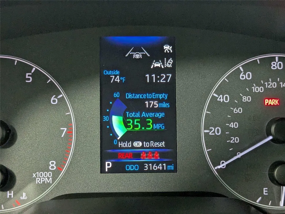 2023 Toyota Corolla LE thumbnail 15