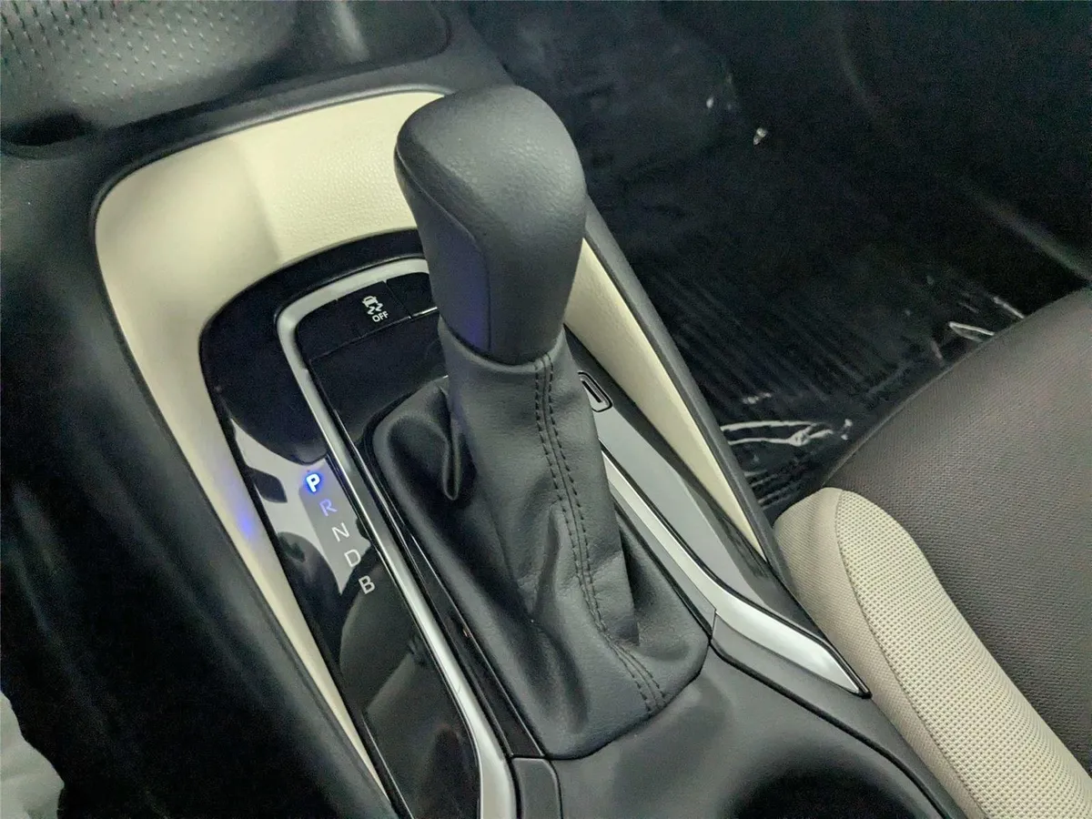 2023 Toyota Corolla LE thumbnail 20