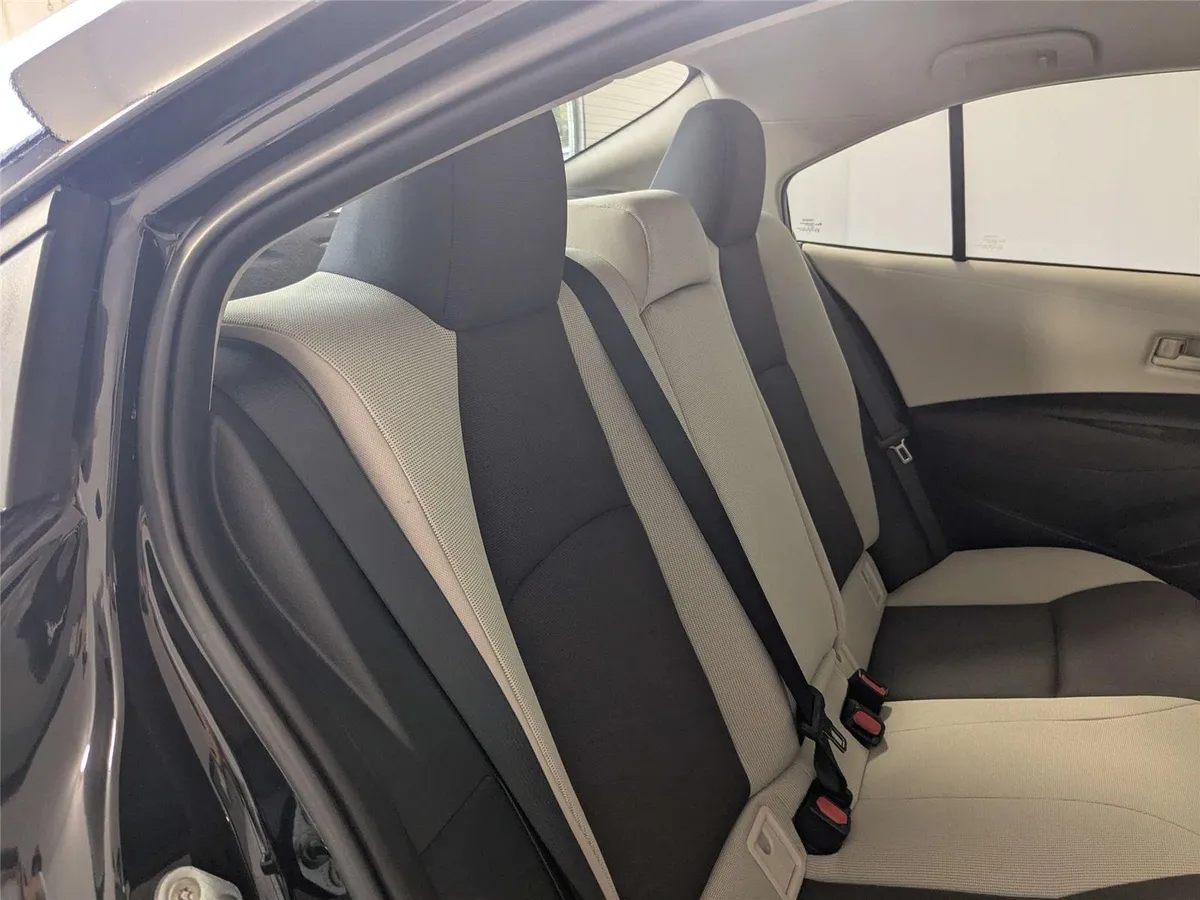 2023 Toyota Corolla LE thumbnail 22