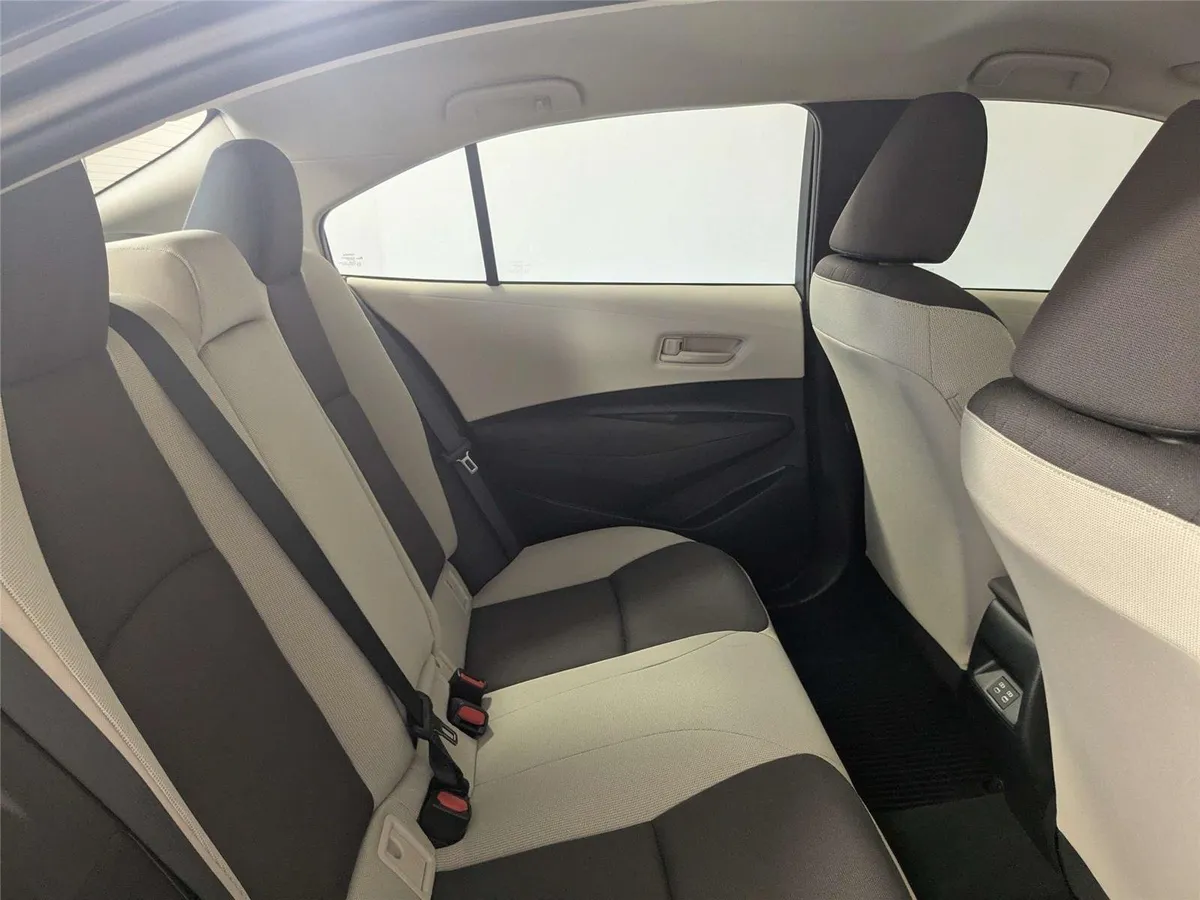 2023 Toyota Corolla LE thumbnail 23