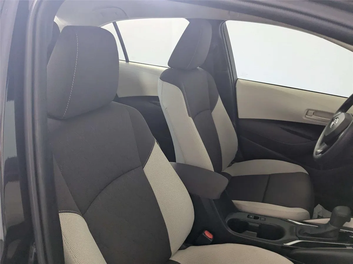 2023 Toyota Corolla LE thumbnail 27