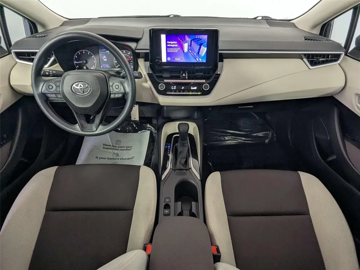 2023 Toyota Corolla LE thumbnail 33