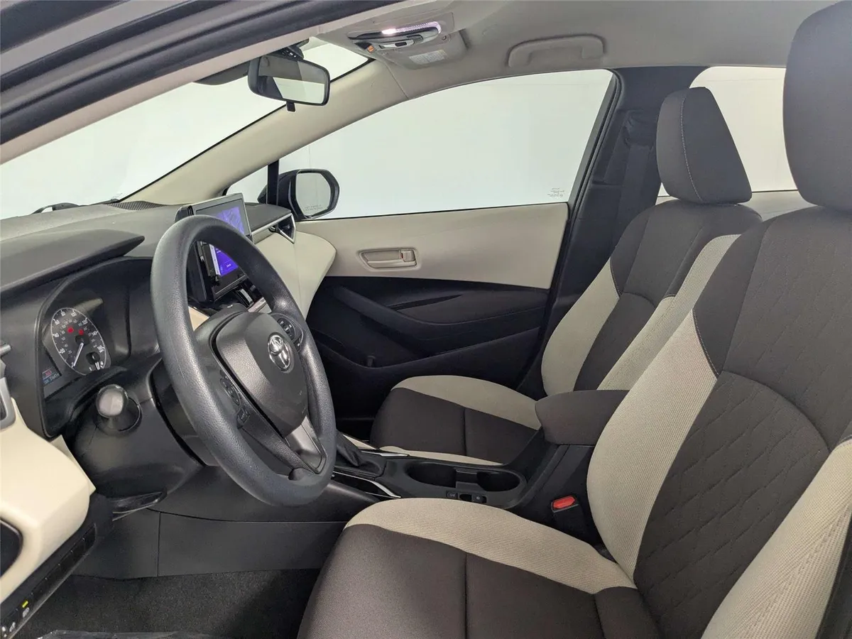 2023 Toyota Corolla LE thumbnail 8