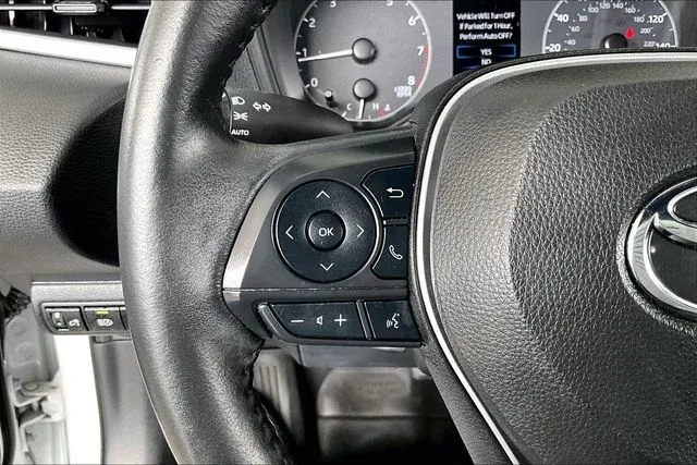 2023 Toyota Corolla SE thumbnail 10