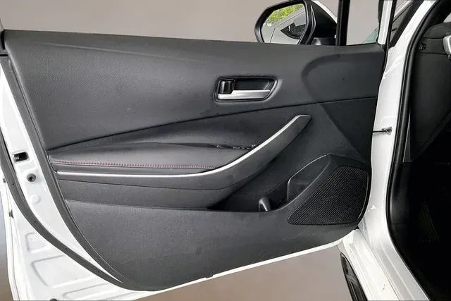 2023 Toyota Corolla SE thumbnail 17