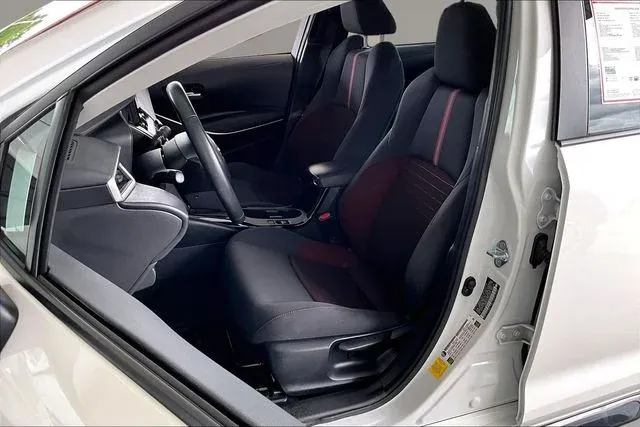 2023 Toyota Corolla SE thumbnail 18