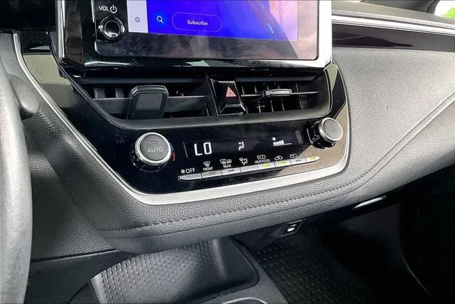 2023 Toyota Corolla SE thumbnail 23