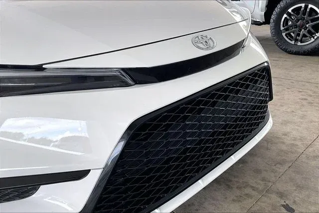 2023 Toyota Corolla SE thumbnail 27