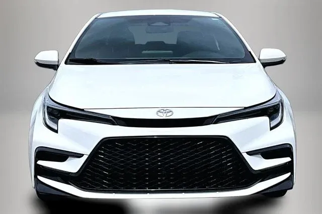 2023 Toyota Corolla SE thumbnail 3