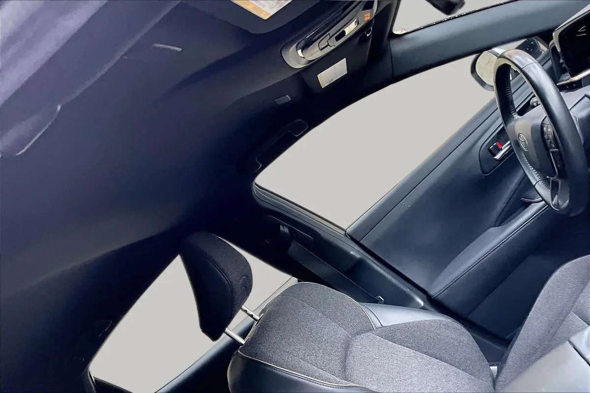 2023 Toyota Crown XLE thumbnail 14