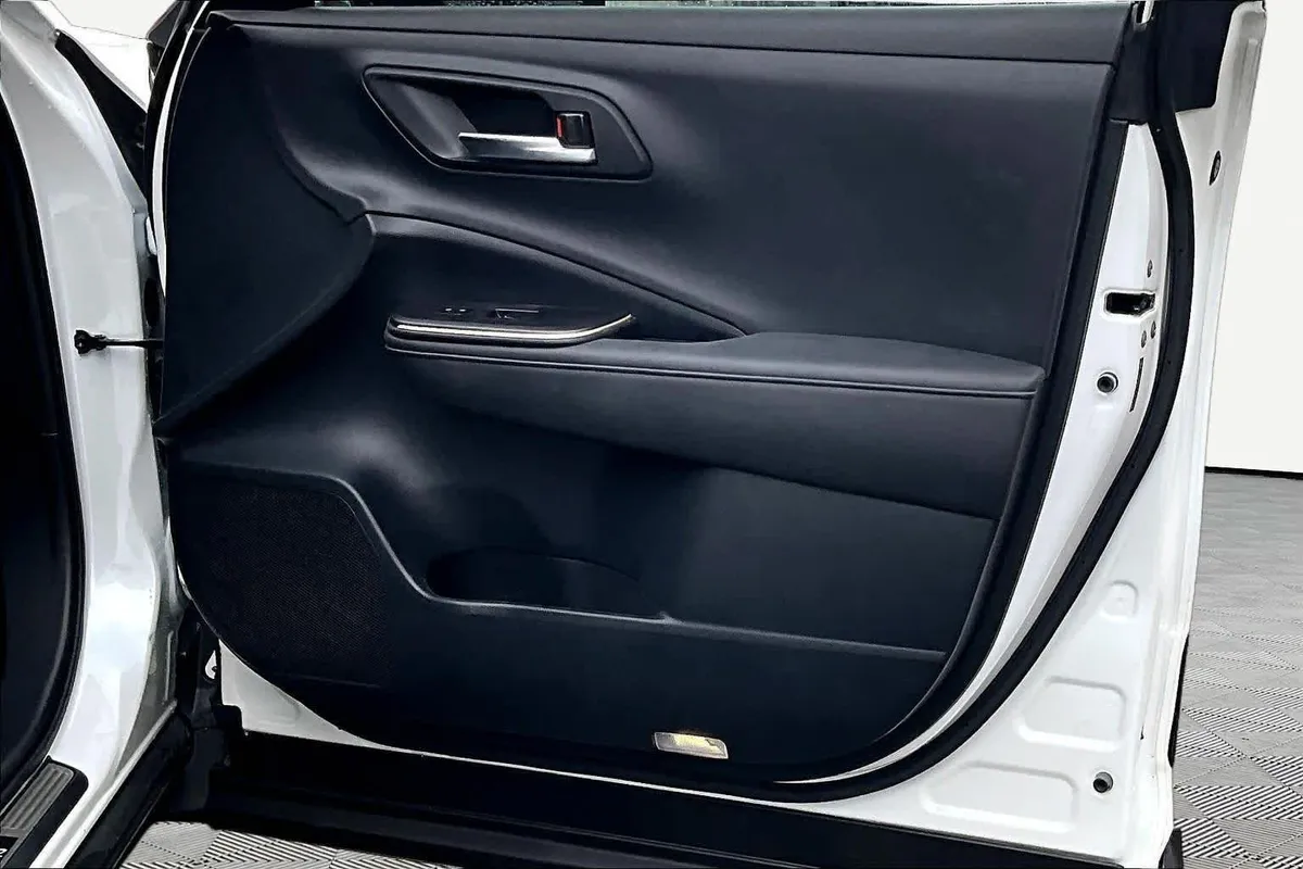2023 Toyota Crown XLE thumbnail 23