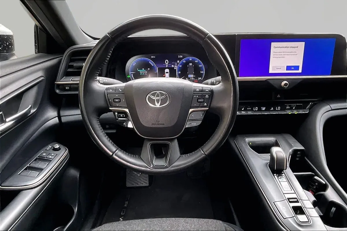 2023 Toyota Crown XLE thumbnail 6