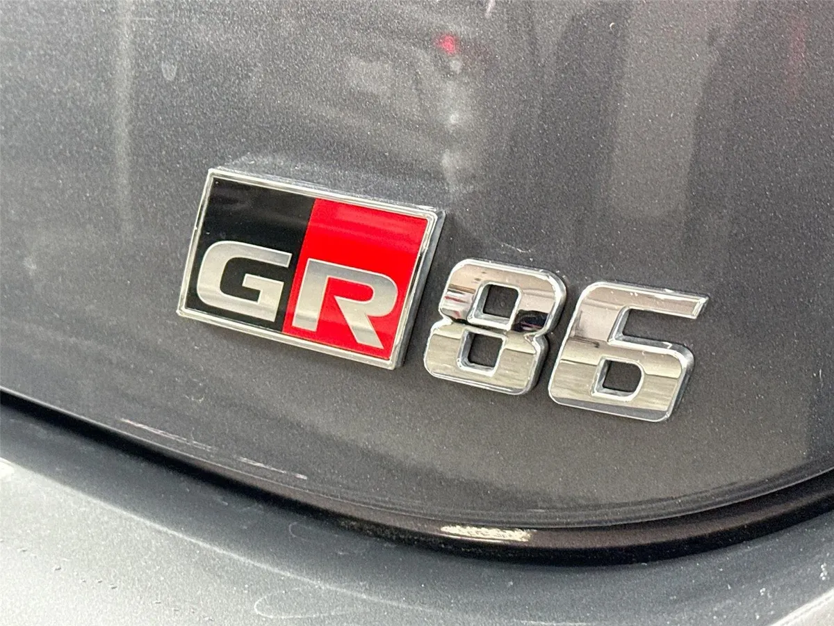 2023 Toyota GR86 Premium thumbnail 14