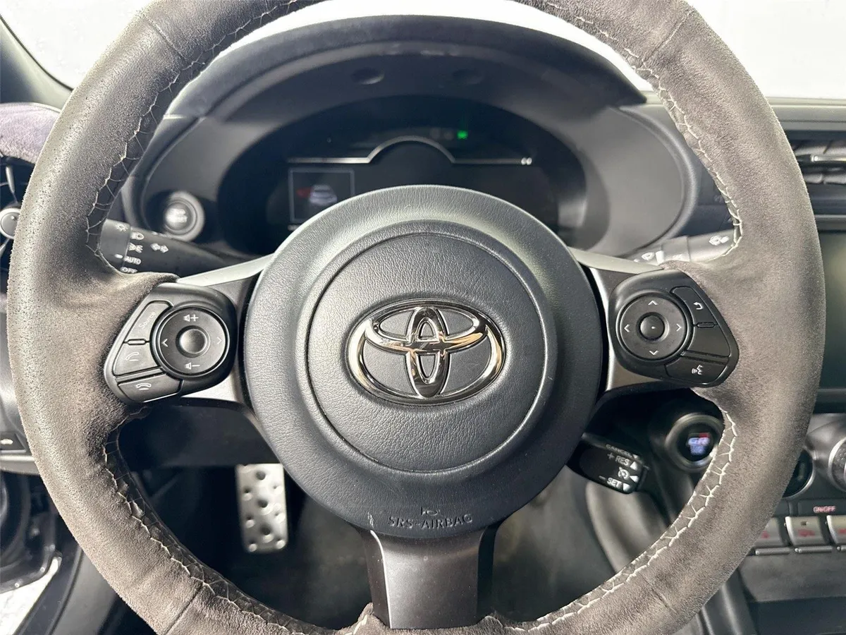 2023 Toyota GR86 Premium thumbnail 16