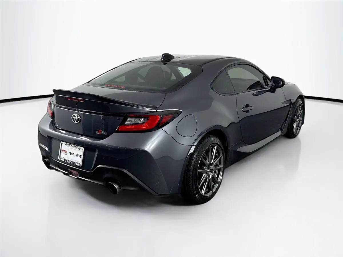2023 Toyota GR86 Premium thumbnail 2