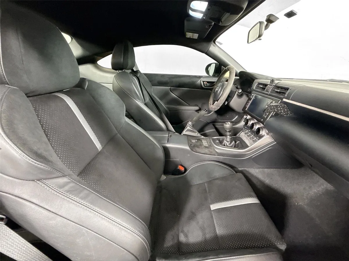 2023 Toyota GR86 Premium thumbnail 38