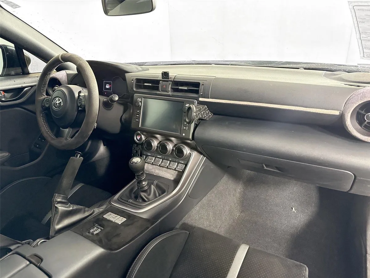2023 Toyota GR86 Premium thumbnail 39