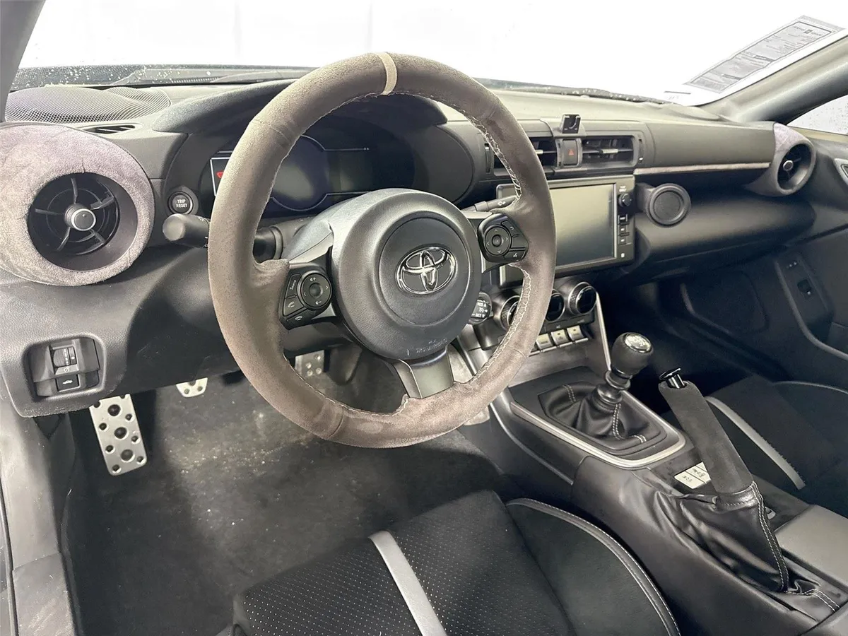 2023 Toyota GR86 Premium thumbnail 4