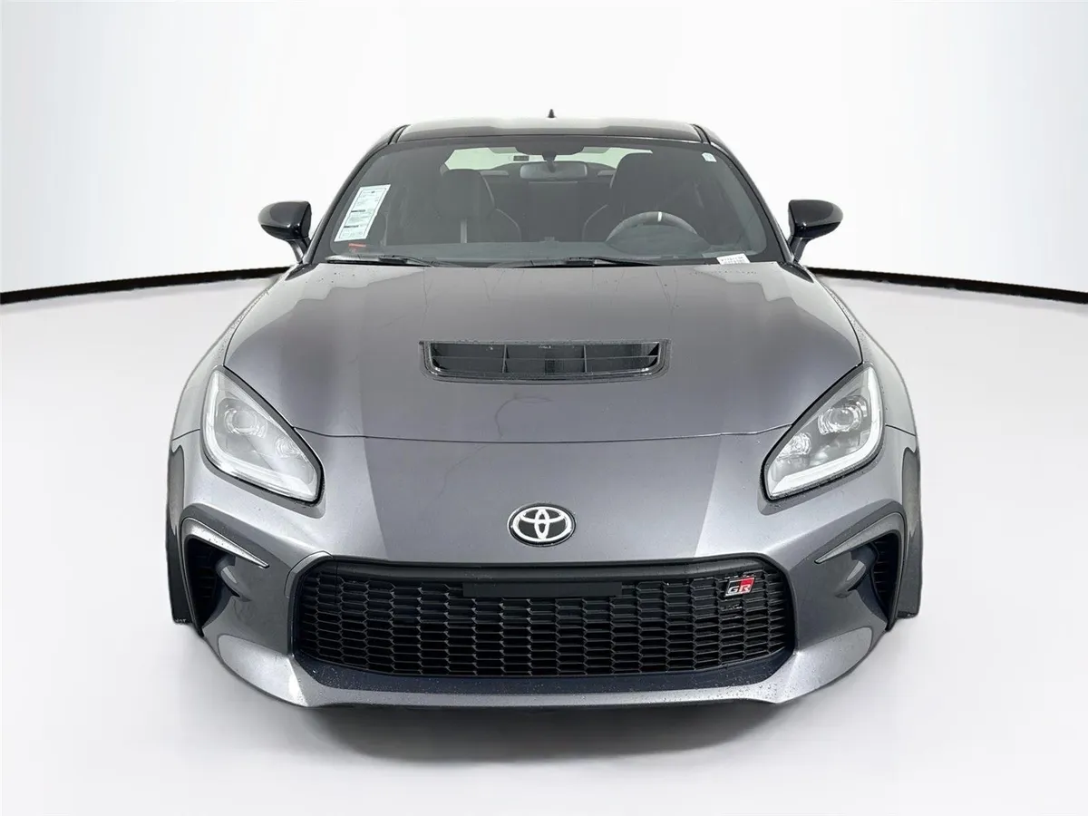 2023 Toyota GR86 Premium thumbnail 8
