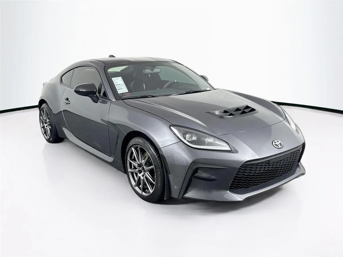 2023 Toyota GR86 Premium thumbnail 9