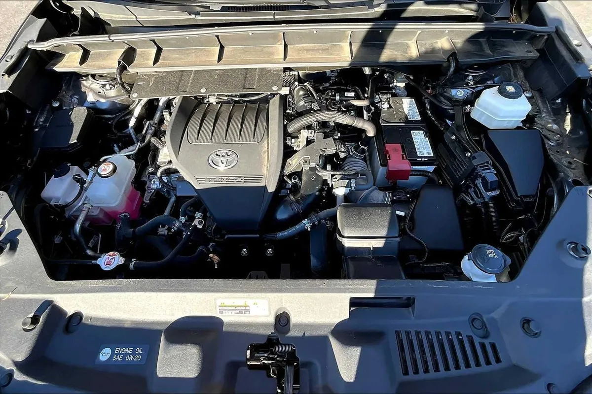 2023 Toyota Highlander L thumbnail 28