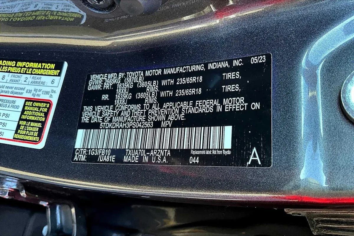 2023 Toyota Highlander L thumbnail 30