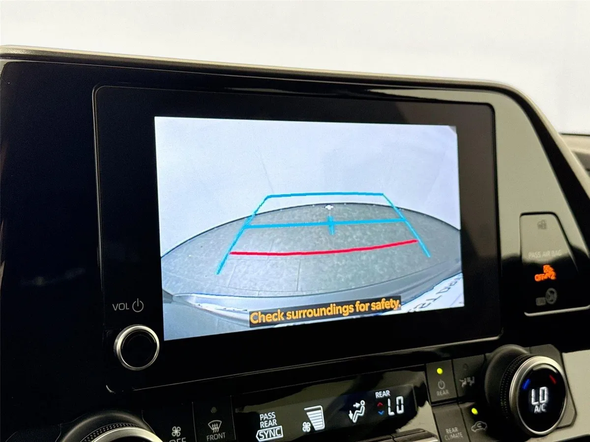 2023 Toyota Highlander L thumbnail 22