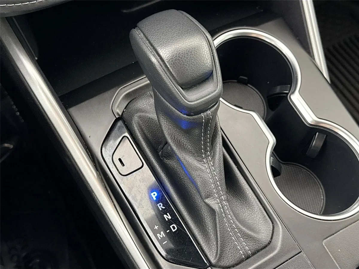 2023 Toyota Highlander L thumbnail 24