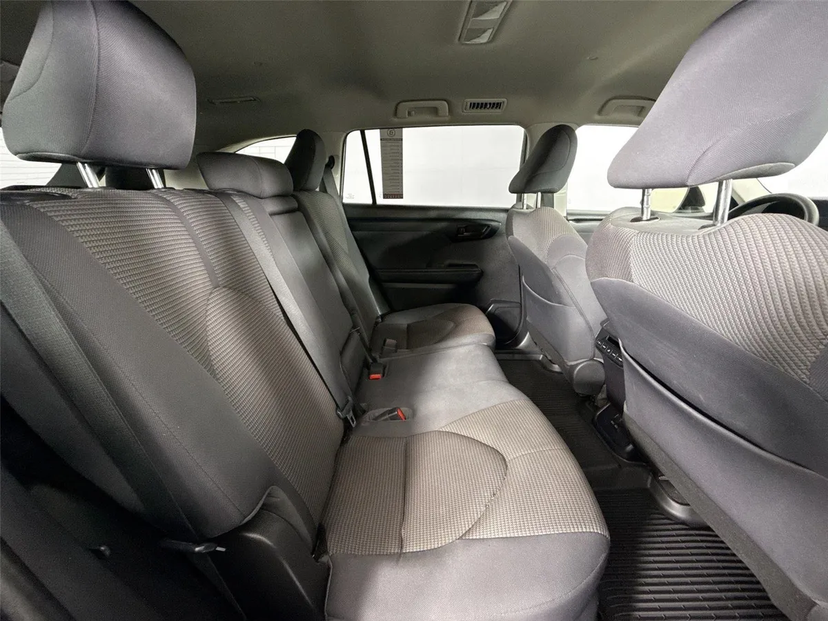 2023 Toyota Highlander L thumbnail 36