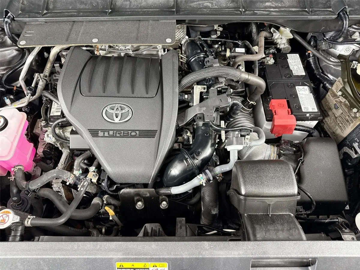 2023 Toyota Highlander L thumbnail 39