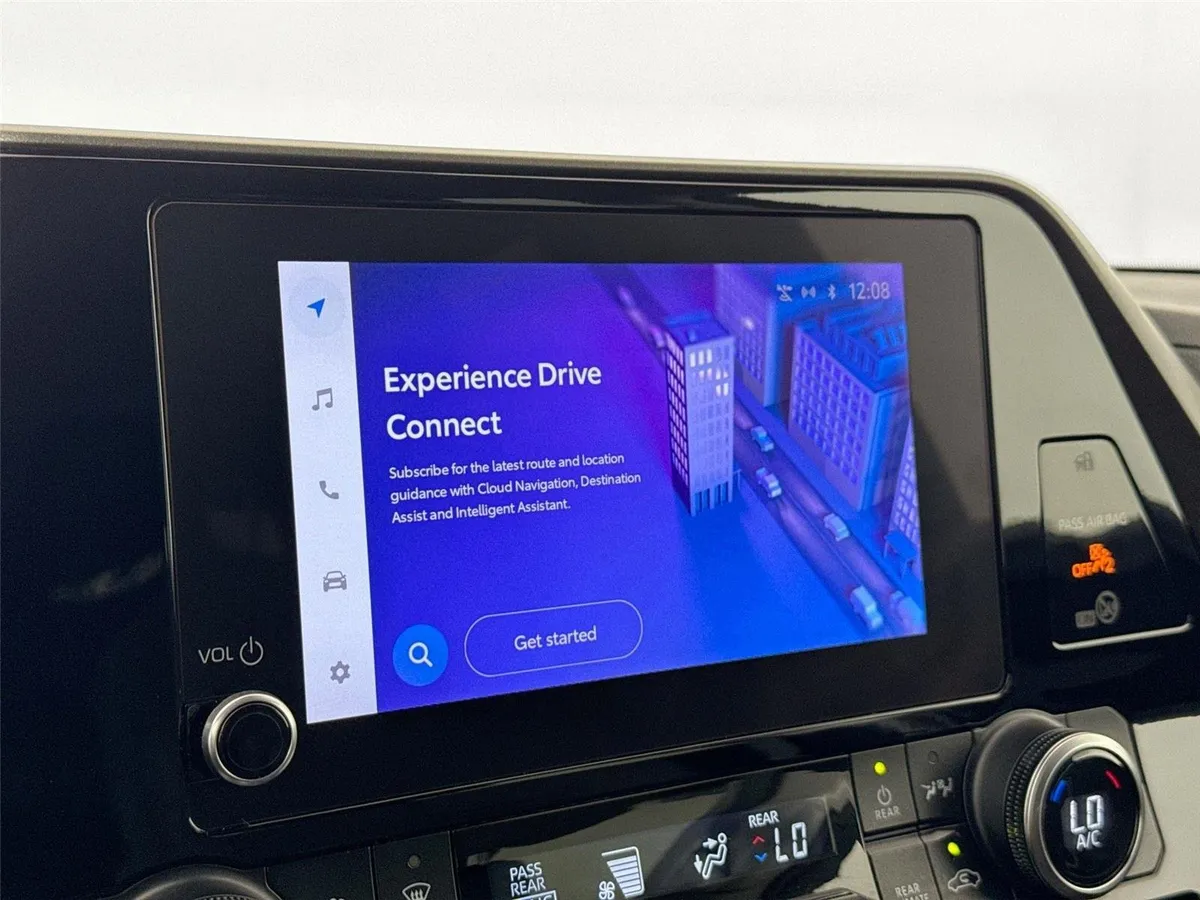 2023 Toyota Highlander L thumbnail 6