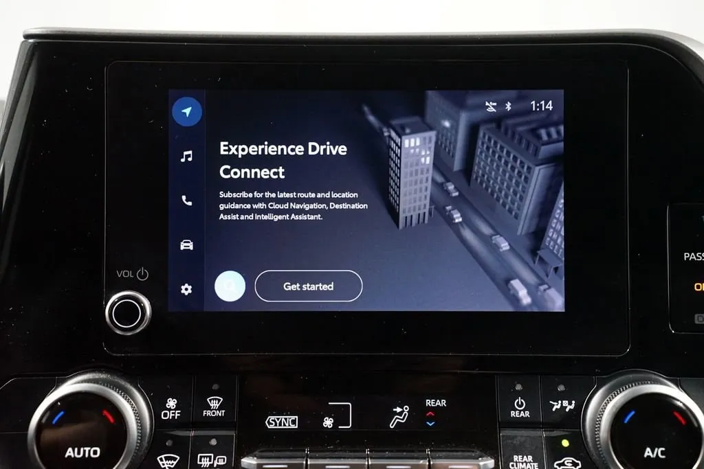 2023 Toyota Highlander L thumbnail 18