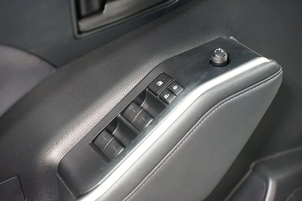 2023 Toyota Highlander L thumbnail 31