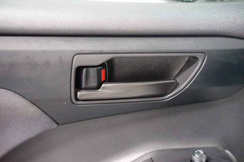 2023 Toyota Highlander L thumbnail 32