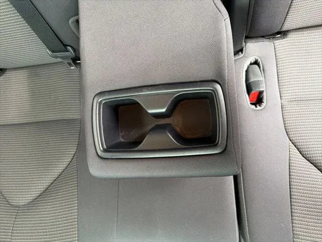 2023 Toyota Highlander LE thumbnail 23