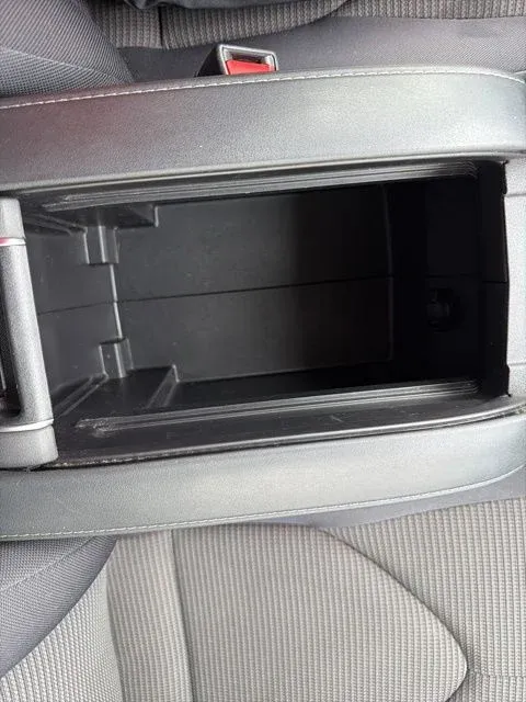 2023 Toyota Highlander LE thumbnail 43
