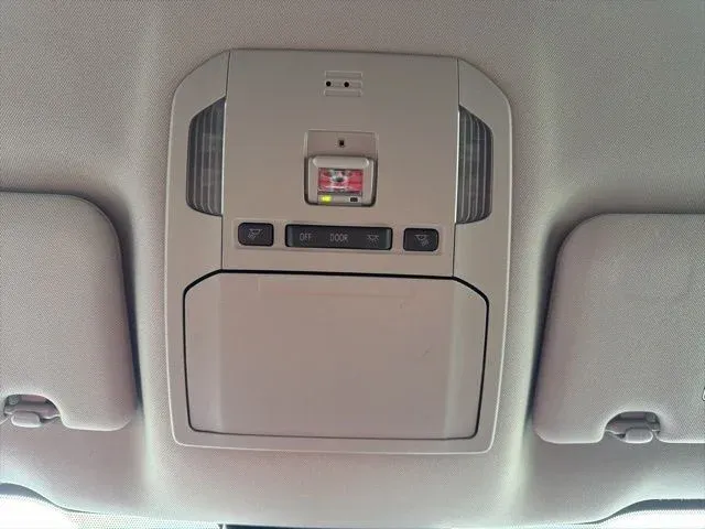 2023 Toyota Highlander LE thumbnail 50