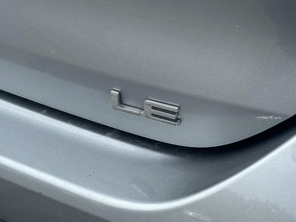 2023 Toyota Highlander LE thumbnail 10