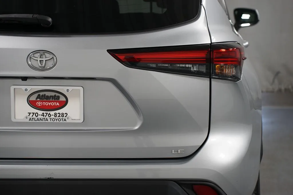 2023 Toyota Highlander LE thumbnail 10
