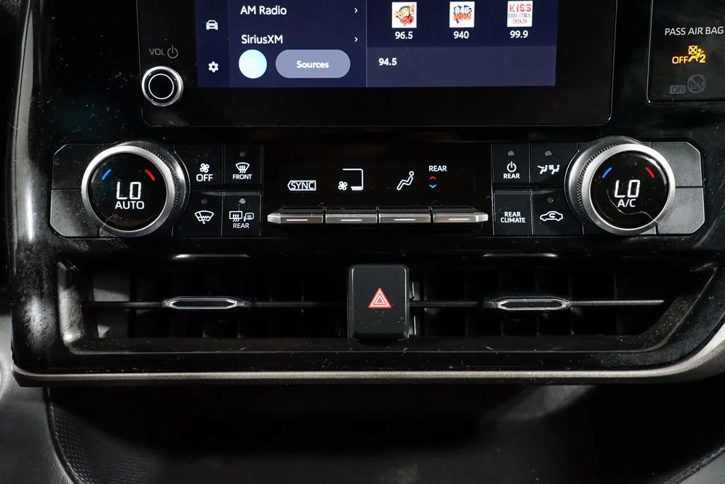 2023 Toyota Highlander LE thumbnail 20
