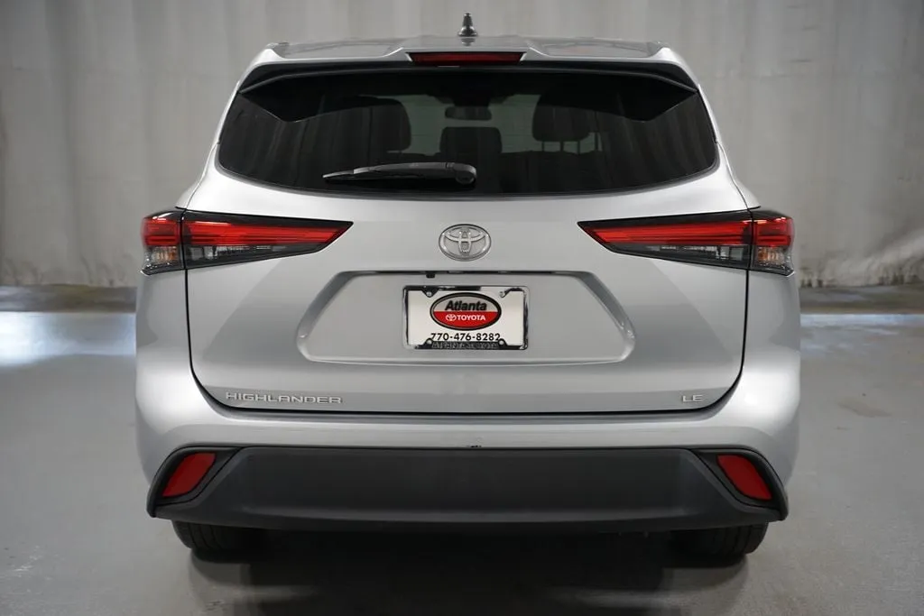 2023 Toyota Highlander LE thumbnail 7