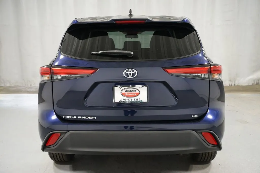 2023 Toyota Highlander LE thumbnail 7