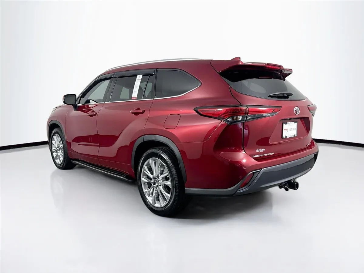 2023 Toyota Highlander Limited thumbnail 13