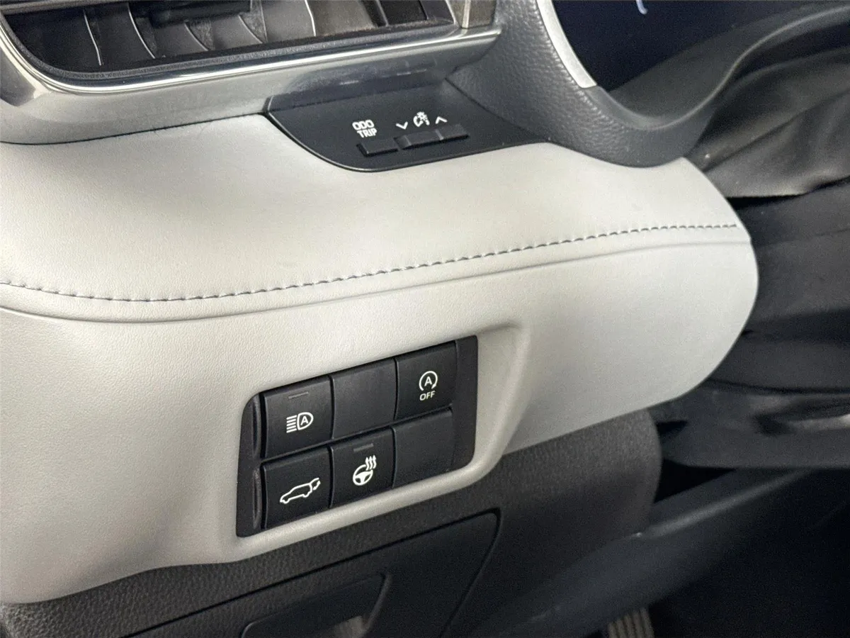 2023 Toyota Highlander Limited thumbnail 16