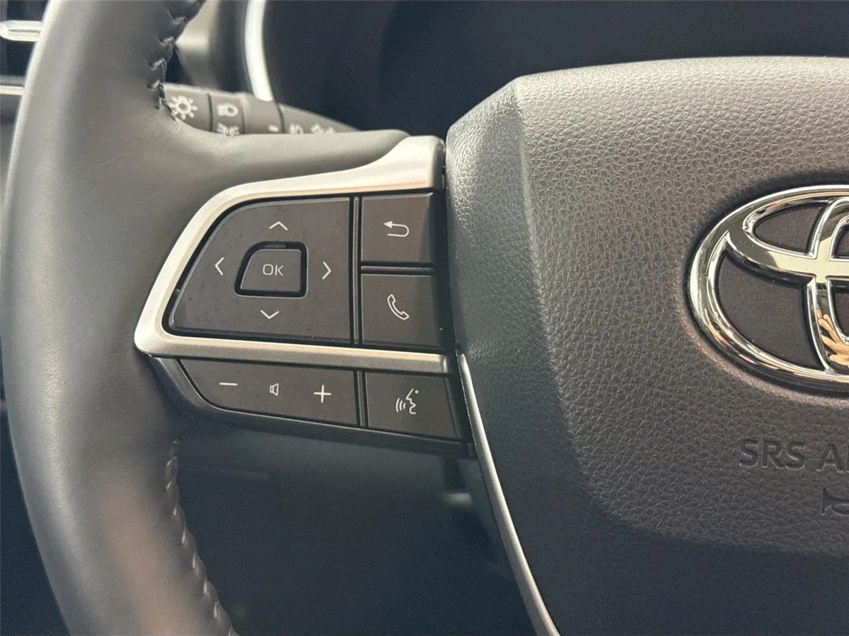 2023 Toyota Highlander Limited thumbnail 18